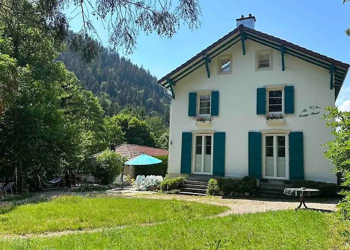 Maison Chaleureuse Avec Cheminee Bord De Riviere