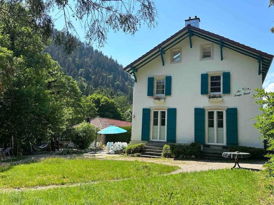 Maison Chaleureuse Avec Cheminee Bord De Riviere Holiday home